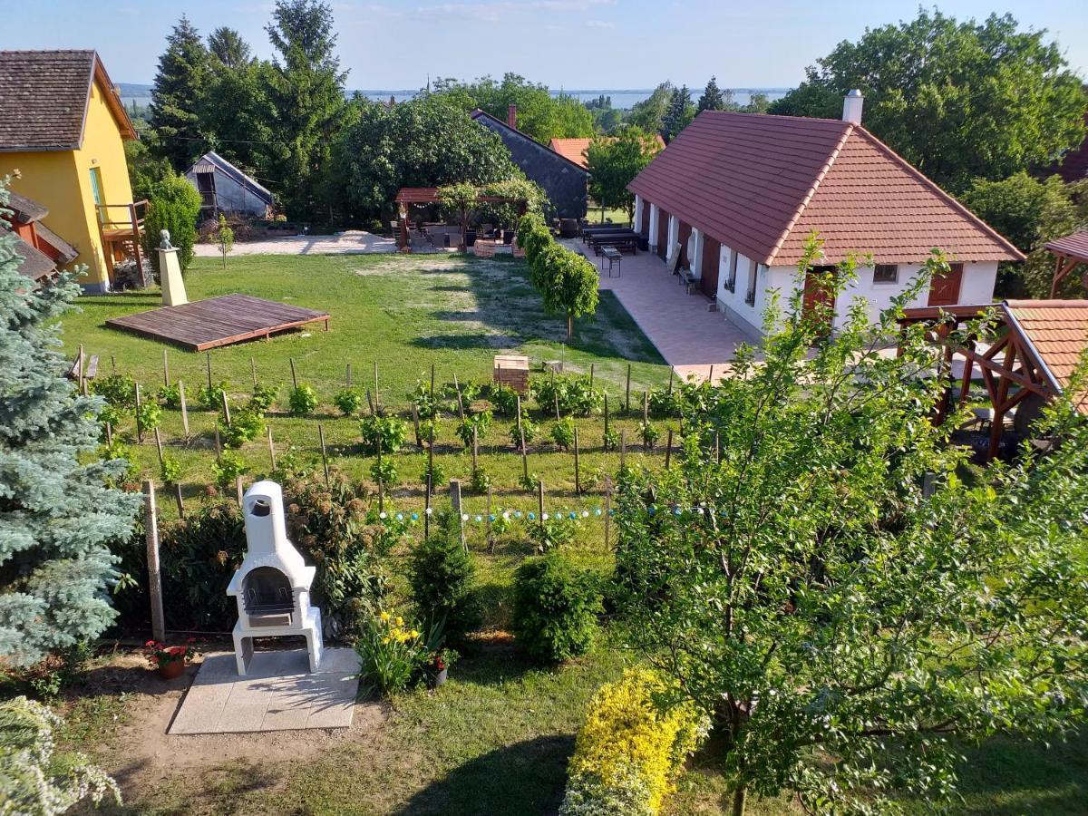 Art Inn Apartmanhaz Balaton-Gyenesdiás Exteriör bild