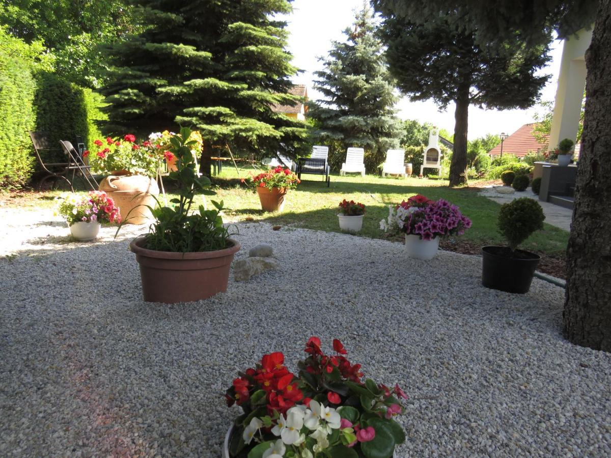 Art Inn Apartmanhaz Balaton-Gyenesdiás Exteriör bild