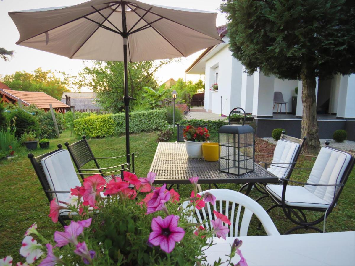 Art Inn Apartmanhaz Balaton-Gyenesdiás Exteriör bild