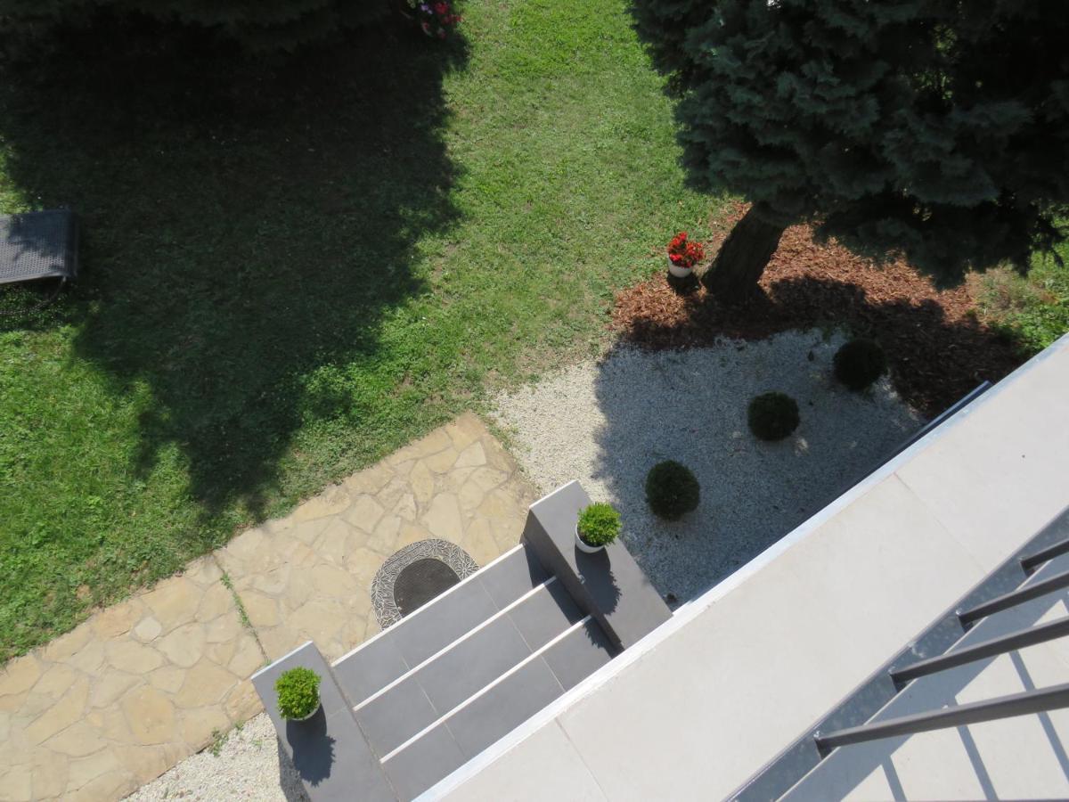 Art Inn Apartmanhaz Balaton-Gyenesdiás Exteriör bild