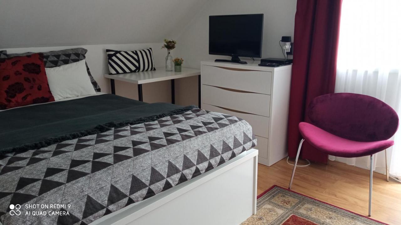Art Inn Apartmanhaz Balaton-Gyenesdiás Exteriör bild